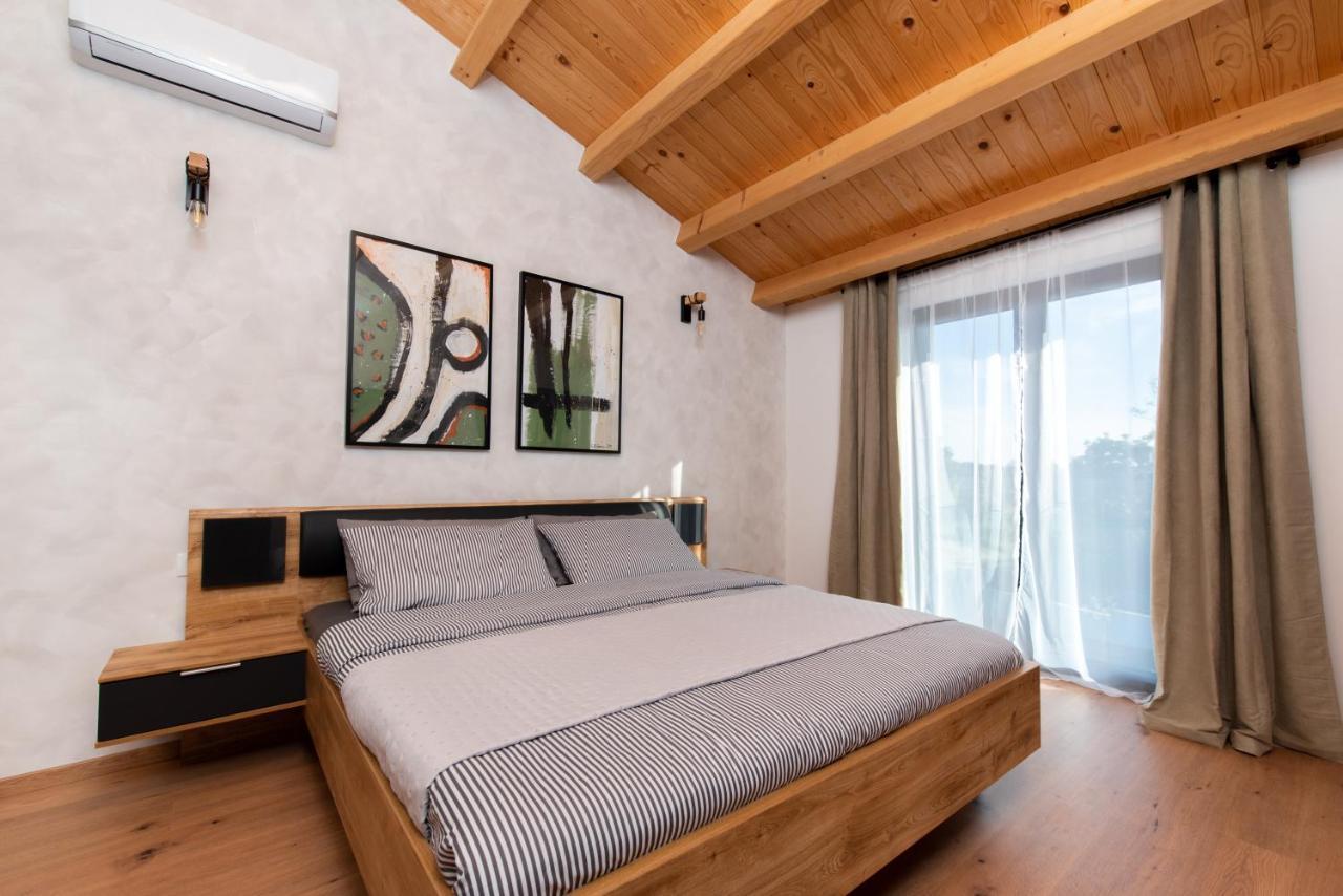 Villa Zara Santalezi Екстериор снимка