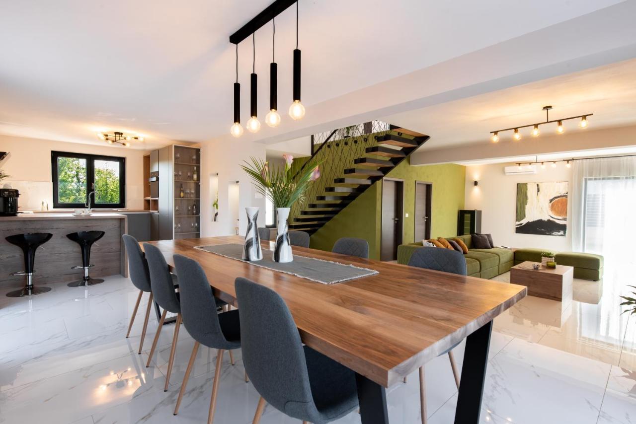 Villa Zara Santalezi Екстериор снимка