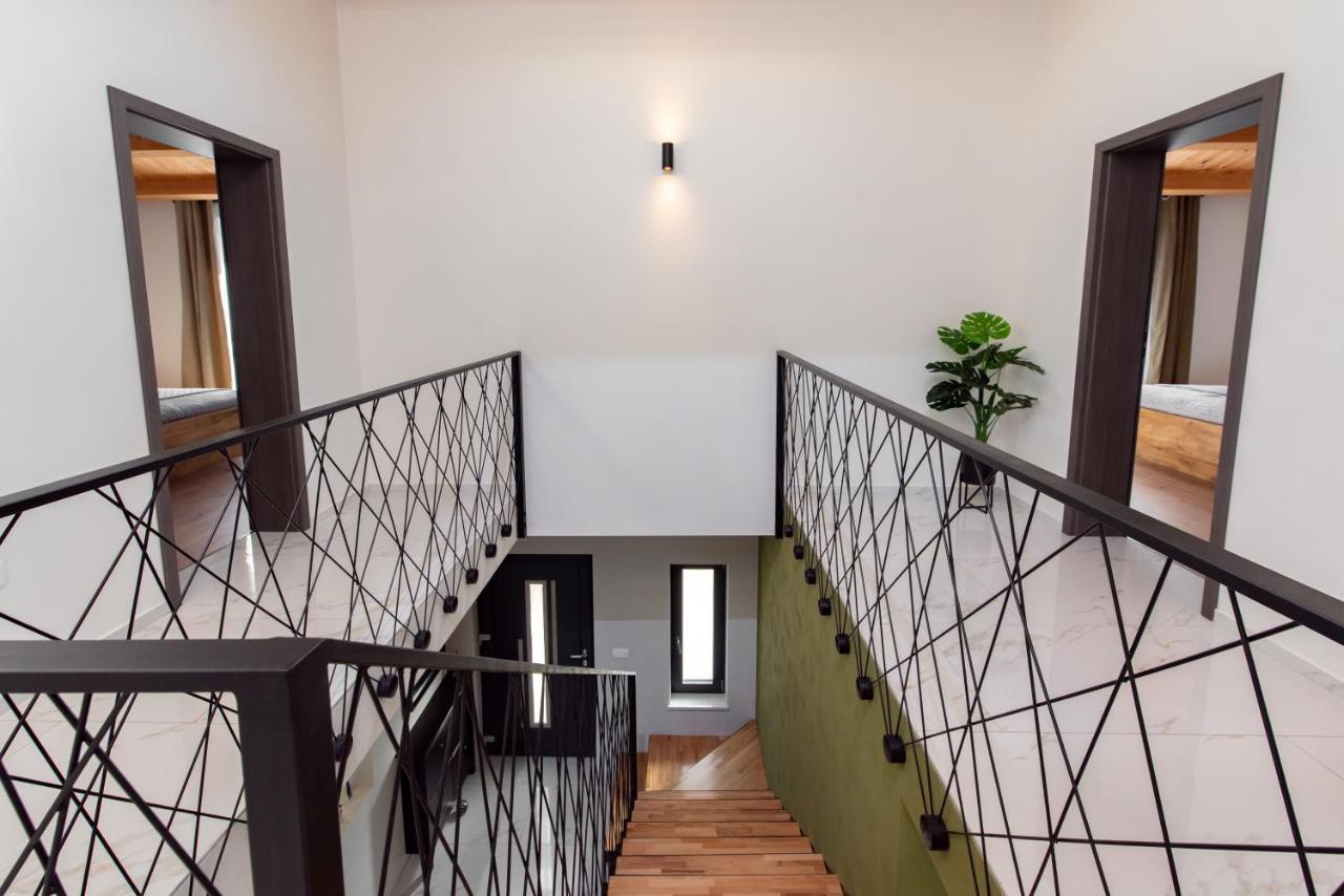 Villa Zara Santalezi Екстериор снимка