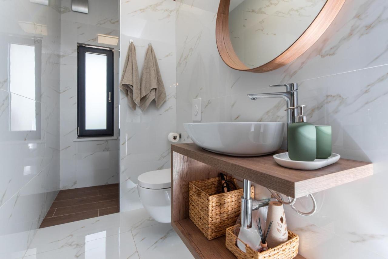 Villa Zara Santalezi Екстериор снимка