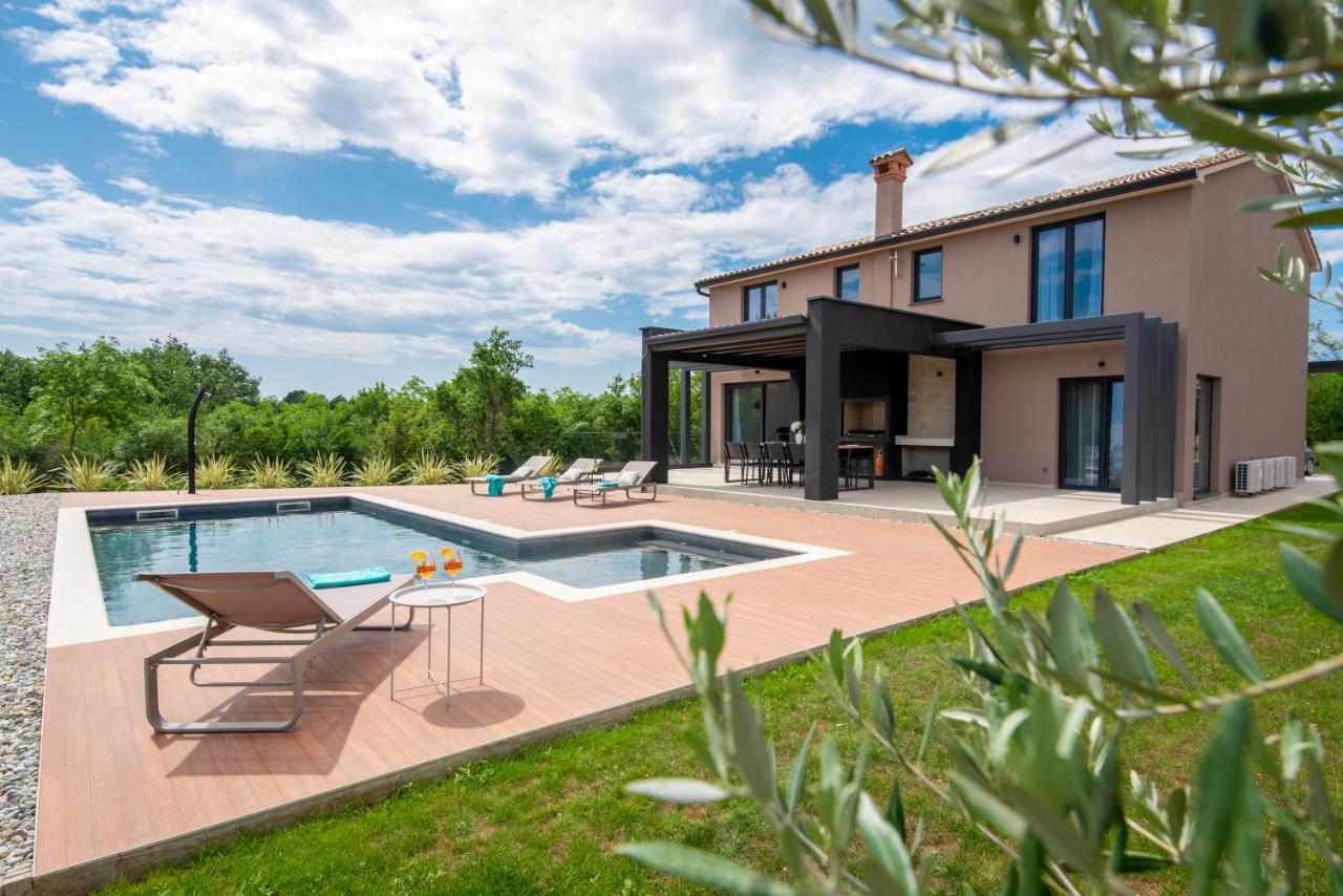 Villa Zara Santalezi Екстериор снимка