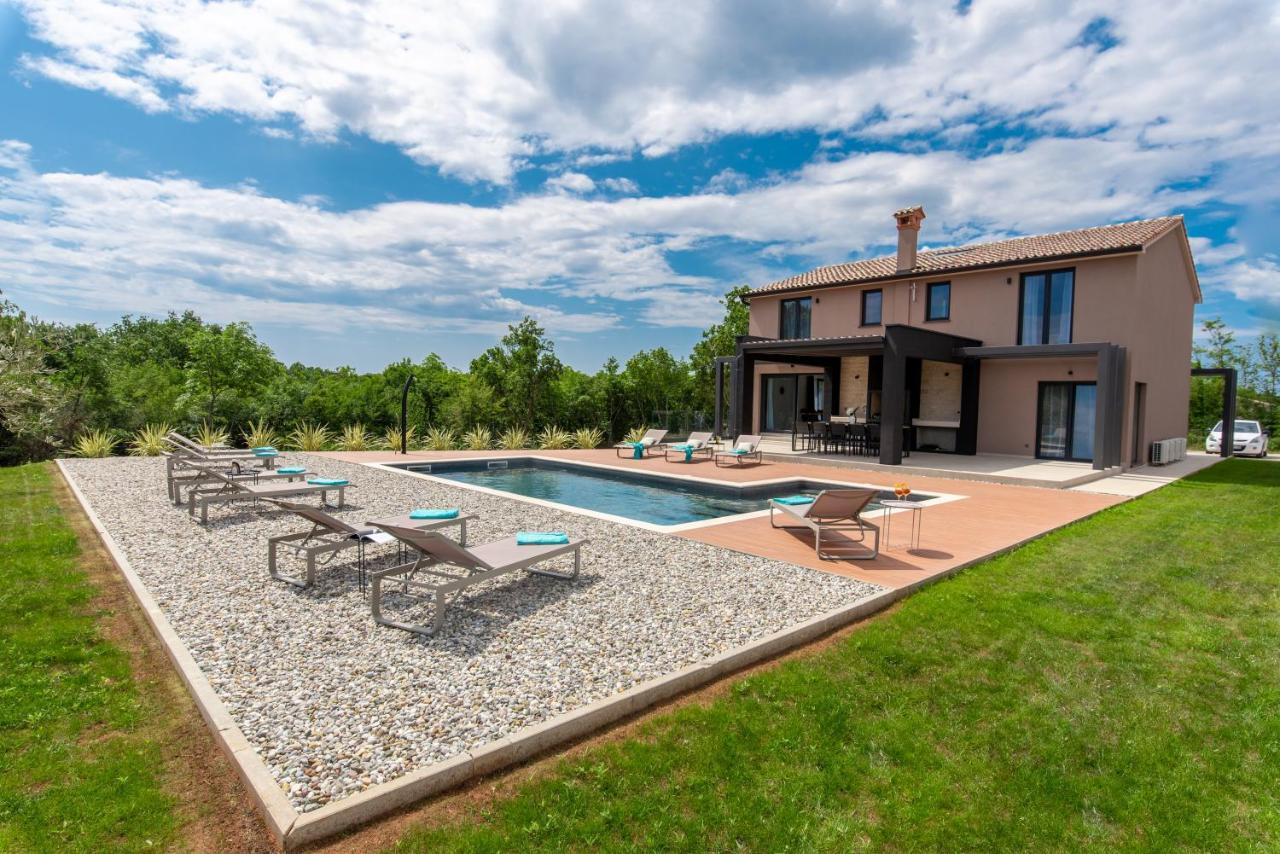 Villa Zara Santalezi Екстериор снимка