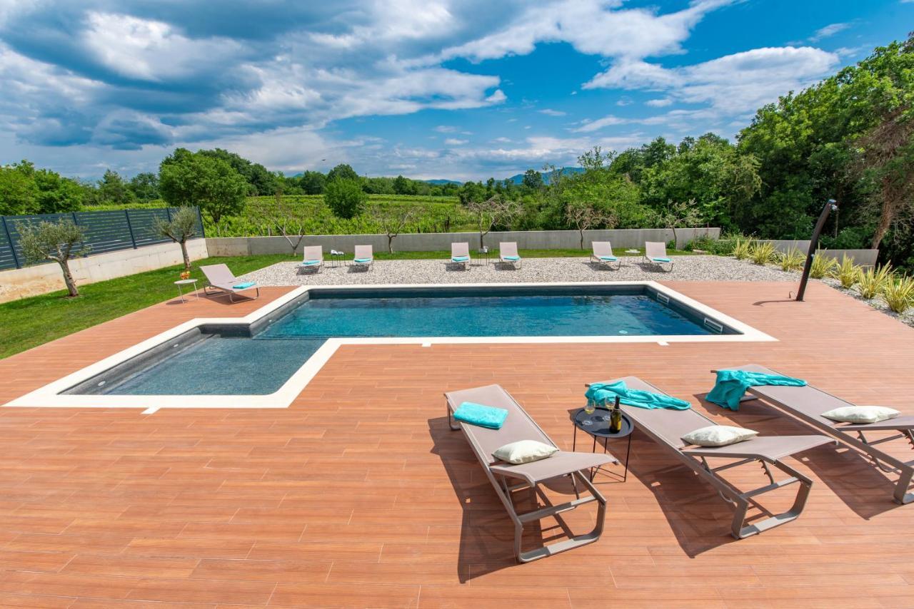 Villa Zara Santalezi Екстериор снимка